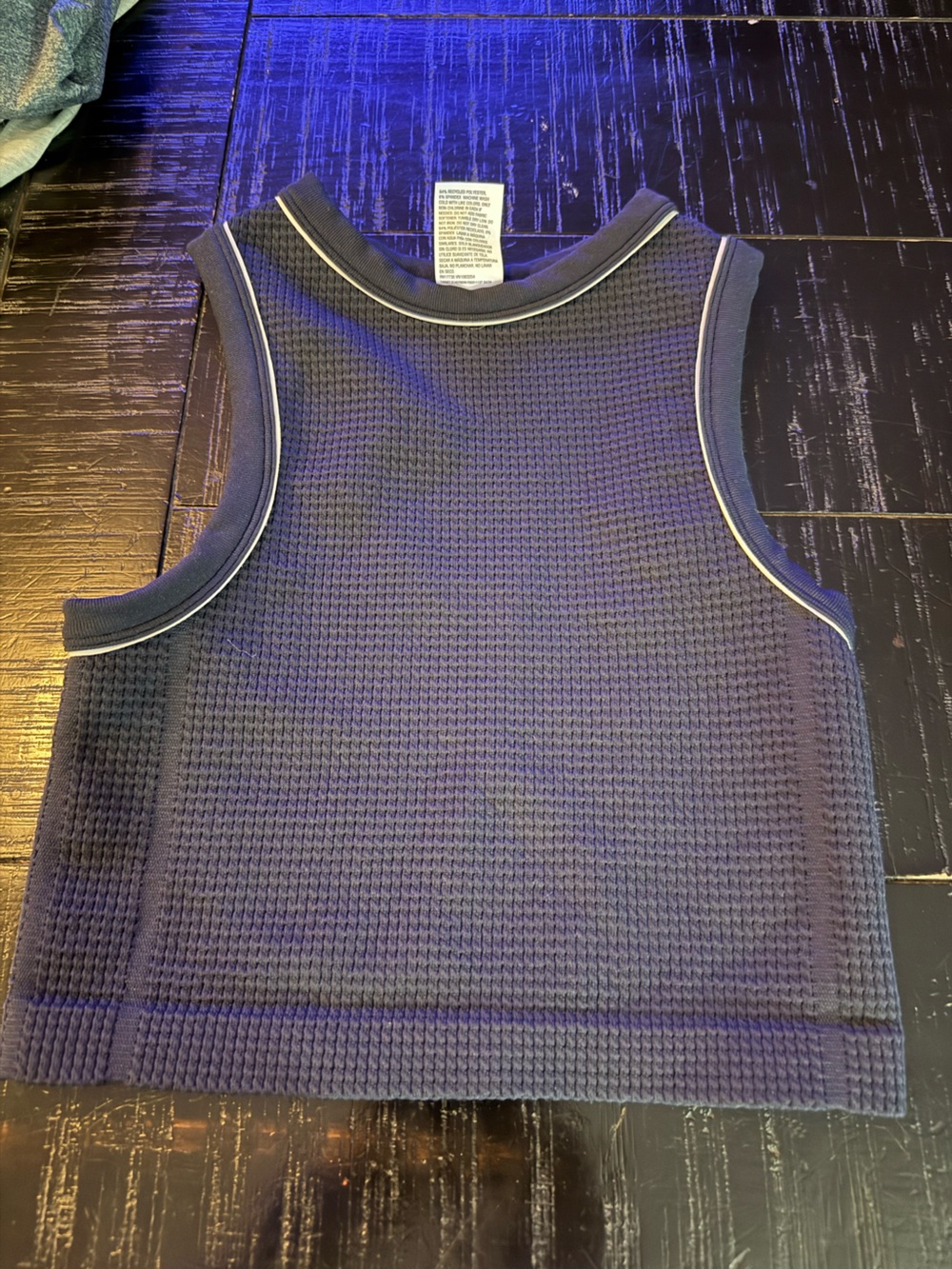 Women’s Navy Blue Textured cropped tank top NWOT a small